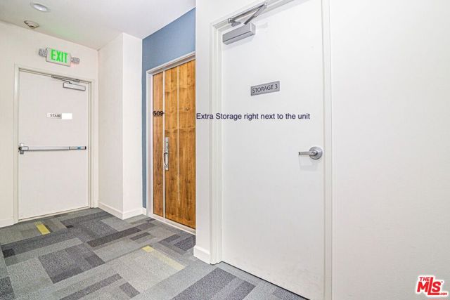 105 S Mariposa Avenue, Los Angeles CA: https://media.crmls.org/mediaz/a83d9155-bb61-4594-9765-8a04d59625b9.jpg