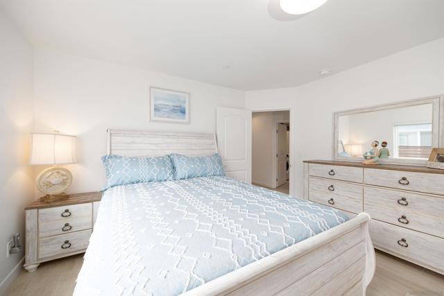 1215 17 Grand Ave, San Diego CA: https://media.crmls.org/mediaz/a83dcc43-296a-4677-a0e7-62f617f2e0db.jpg