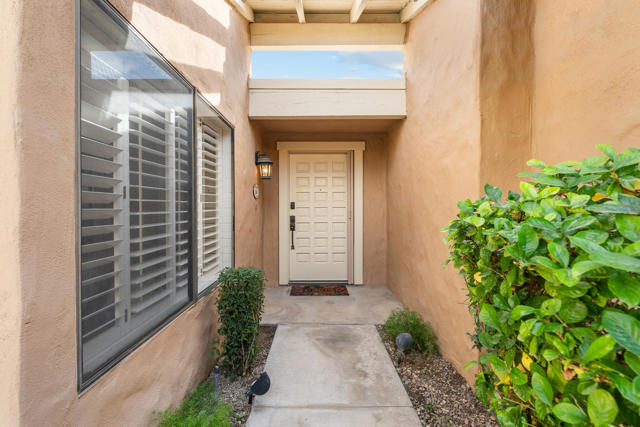 130 Don Miguel Circle, Palm Desert CA: https://media.crmls.org/mediaz/a83ed3d1-6ef0-412a-bbf8-f3758227f61f.jpg
