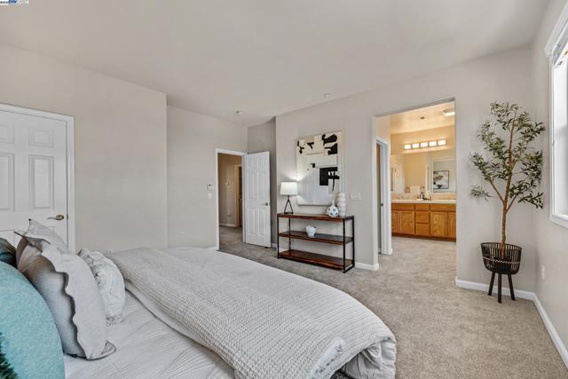3391 Monaghan St, Dublin CA: https://media.crmls.org/mediaz/a83ee574-7db6-42cc-aac2-d7312d2326a5.jpg