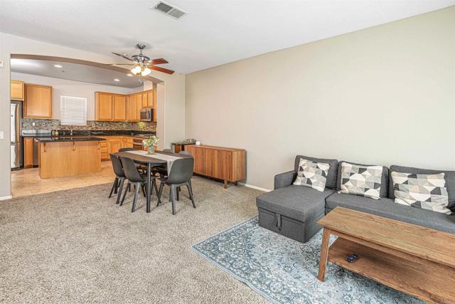 Detail Gallery Image 6 of 42 For 1291 Blue Jean Way #3,  Chula Vista,  CA 91913 - 2 Beds | 2/1 Baths