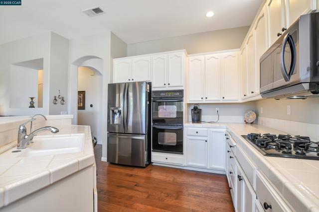 1820 Mariposa Way, Brentwood CA: https://media.crmls.org/mediaz/a84011c9-b71e-4efa-9627-6c86cfe8947f.jpg