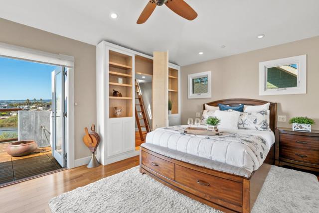 2974 E Cliff Drive, Santa Cruz CA: https://media.crmls.org/mediaz/a84069ed-ecbf-45d6-a4f9-c4eae518072a.jpg