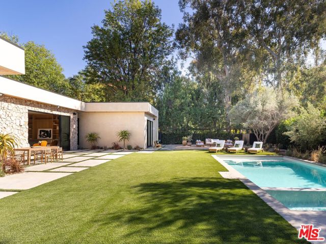 23340 Collins Street, Woodland Hills CA: https://media.crmls.org/mediaz/a8408b8a-8eae-4ccc-9df6-b579faf0a6ca.jpg