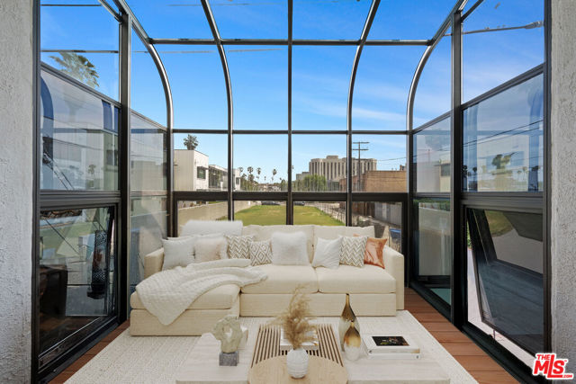 1141 17th Street, Santa Monica CA: https://media.crmls.org/mediaz/a84112c5-0ee9-4de9-b541-376a45e1fa86.jpg