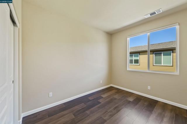 5637 Melodia Cir, Dublin CA: https://media.crmls.org/mediaz/a8411f53-3bee-4563-9e27-bfcf8ae13352.jpg