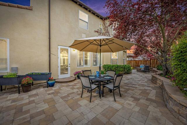 2555 Muirfield Way, Gilroy CA: https://media.crmls.org/mediaz/a841817d-7e4e-426b-823d-6bd9a8c9a1d7.jpg