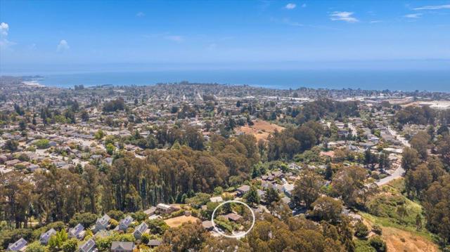 746 Western Drive, Santa Cruz CA: https://media.crmls.org/mediaz/a8418706-5fe1-470a-9302-85e47de787ea.jpg