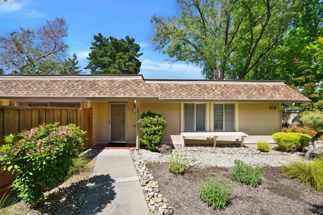 2217 Ptarmigan Dr, Walnut Creek CA: https://media.crmls.org/mediaz/a841be11-2d8f-486e-b297-d2adb2a6dd77.jpg
