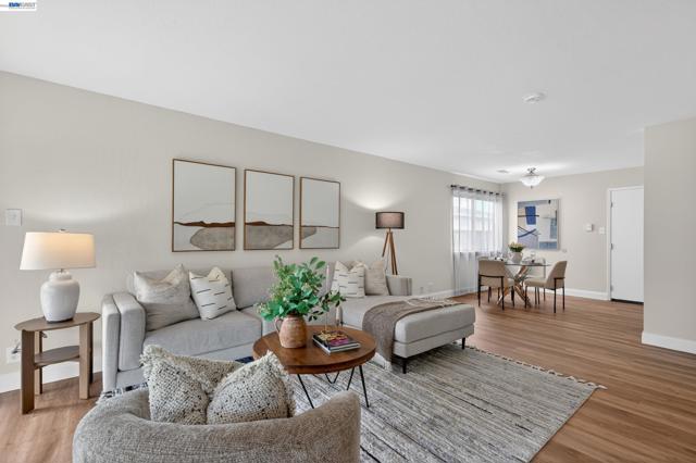 Image 7 of 32 For 15753 Via Sonata