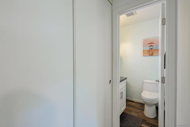 3454 Castle Glen Dr., San Diego CA: https://media.crmls.org/mediaz/a8424f89-5129-4ff1-9604-d510e5a98640.jpg