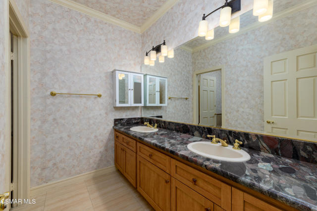 29515 Weeping Willow Drive, Agoura Hills CA: https://media.crmls.org/mediaz/a84297c2-d52f-4abc-a64b-ea2146815d00.jpg