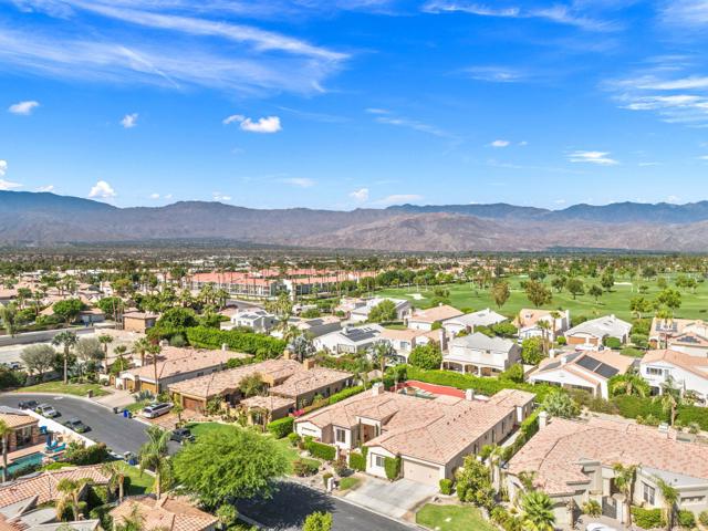 47 Gibraltar Drive, Palm Desert CA: https://media.crmls.org/mediaz/a84371c0-9baf-464a-a3c4-d367a72a6bf0.jpg