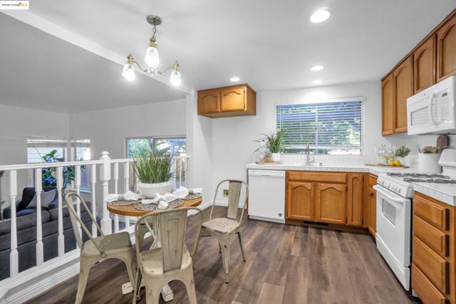 5014 Prairie Way, Antioch CA: https://media.crmls.org/mediaz/a84459df-3292-42b4-837d-ded81cc33749.jpg