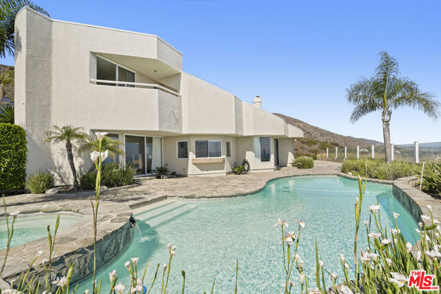 32215 Pacific Coast Highway, Malibu CA: https://media.crmls.org/mediaz/a844be07-aab2-46dd-8640-f89c33ff4c36.jpg