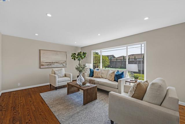5266 Troy Ave, Fremont CA: https://media.crmls.org/mediaz/a846057e-254e-4b11-9096-5694a73d3b90.jpg