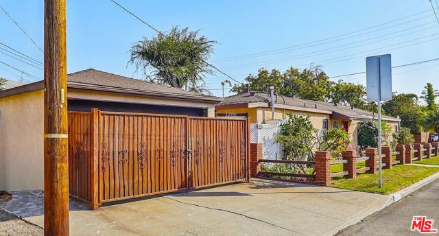 3645 Beethoven Street, Los Angeles CA: https://media.crmls.org/mediaz/a8468688-1df2-446b-b7c5-b09a97fbbcfe.jpg