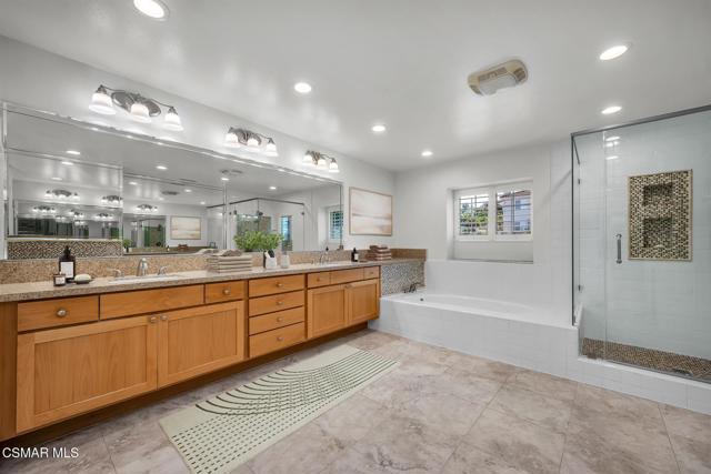 3180 Versaille Court, Thousand Oaks CA: https://media.crmls.org/mediaz/a846d5dd-4d06-4f4a-8b7f-bf09646bb833.jpg