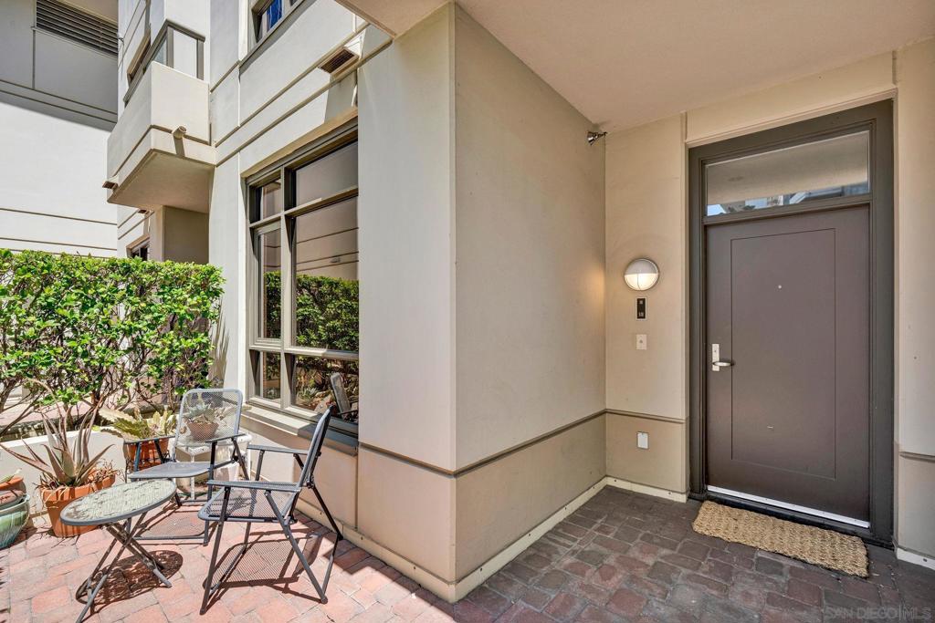 700 E St - photo 3