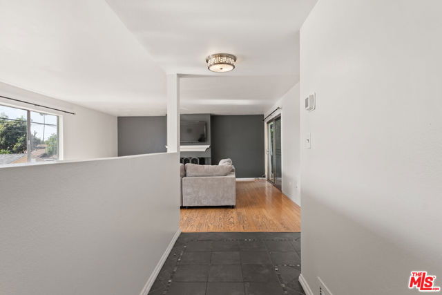 14990 Victory Boulevard, Van Nuys CA: https://media.crmls.org/mediaz/a8495655-1c53-4f01-a899-467e6dcfc31c.jpg