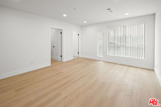 2700 Fletcher Drive, Los Angeles CA: https://media.crmls.org/mediaz/a84aec7e-ab97-41ee-9358-6b79e3dc0549.jpg