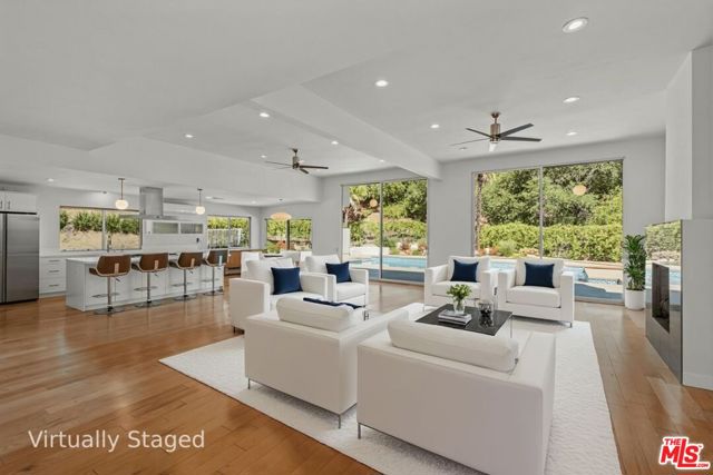 4207 Michelangelo Avenue, Woodland Hills CA: https://media.crmls.org/mediaz/a84b0fe4-8d57-4b27-acfd-1f009f751e03.jpg