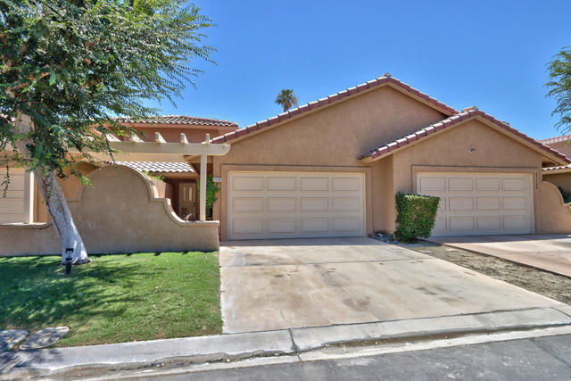 Image 3 of 53 For 41690 Woodhaven Drive