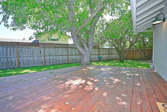 7776 Dublin Green Ct, Dublin CA: https://media.crmls.org/mediaz/a84b729a-60dc-4c56-968e-548444de5ab5.jpg