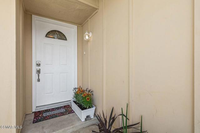 2142 Atwater Avenue, Simi Valley CA: https://media.crmls.org/mediaz/a84bab96-0cec-4571-bc76-2567eaa6ac97.jpg