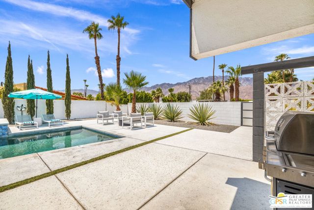 3351 E Paseo Barbara, Palm Springs CA: https://media.crmls.org/mediaz/a84bcf80-9419-482b-a357-bb2dccb3371b.jpg