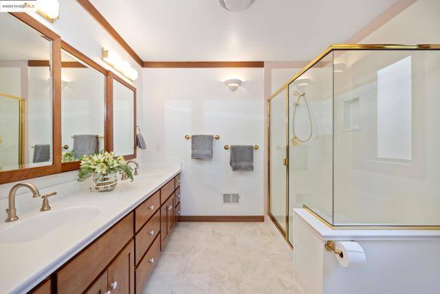6890 Charing Cross Road, Berkeley CA: https://media.crmls.org/mediaz/a84c0411-b2e5-47d4-9410-80dac4e06ff5.jpg