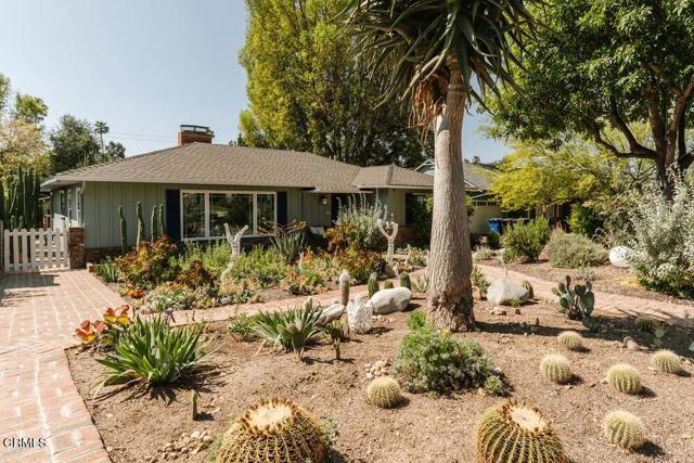 Detail Gallery Image 2 of 45 For 1300 Meadowbrook Rd, Altadena,  CA 91001 - 3 Beds | 2 Baths