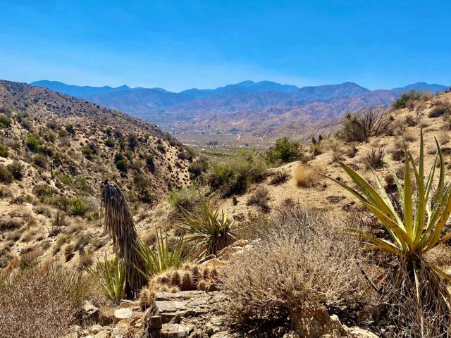 120 Benmar Trail, Morongo Valley CA: https://media.crmls.org/mediaz/a84cf91d-9971-4bff-a834-12f06a0f3382.jpg