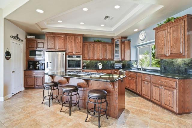 Detail Gallery Image 19 of 68 For 334 Old Stagecoach Run, Alpine,  CA 91901 - 4 Beds | 3/1 Baths