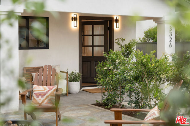 3326 La Clede Avenue, Los Angeles CA: https://media.crmls.org/mediaz/a84d5300-bb21-4454-a3fb-1f647d63a7c8.jpg