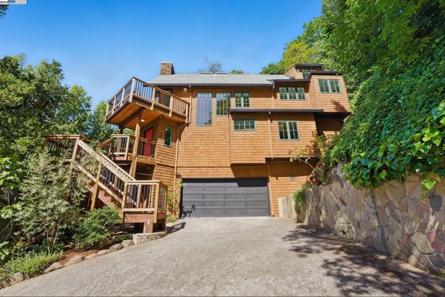 7380 Claremont Ave, Berkeley CA: https://media.crmls.org/mediaz/a84d8610-d53e-4c3d-8c82-011618c2b215.jpg