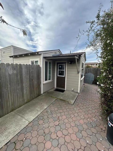 612 Central Avenue, Salinas CA: https://media.crmls.org/mediaz/a84dcc90-1628-4cd2-b3e2-1bd14cf55c7f.jpg