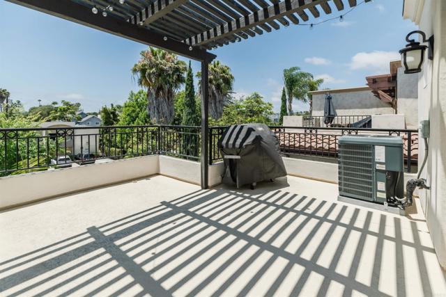 Detail Gallery Image 30 of 39 For 4057 Lamont St, San Diego,  CA 92109 - 3 Beds | 2/1 Baths
