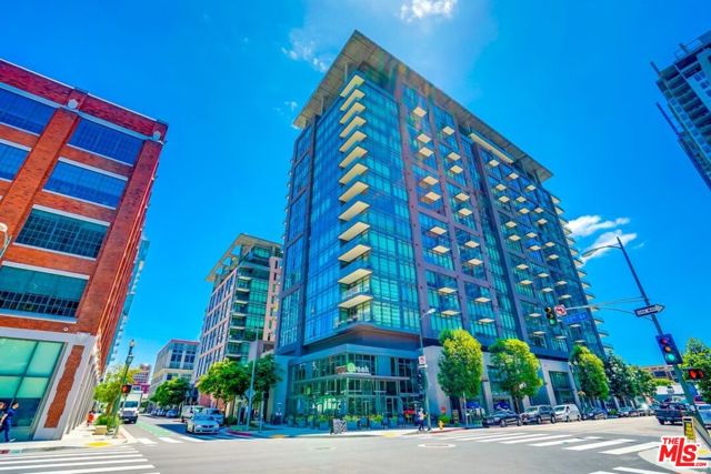 1100 S Hope Street, Los Angeles CA: https://media.crmls.org/mediaz/a84ed4b3-14f7-4c5f-b3ea-9be8d58f4c5a.jpg