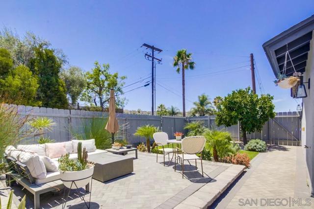 7832 Cinnabar Dr, La Mesa CA: https://media.crmls.org/mediaz/a84efd2b-fe30-49d2-a9db-f4a844bab5e9.jpg