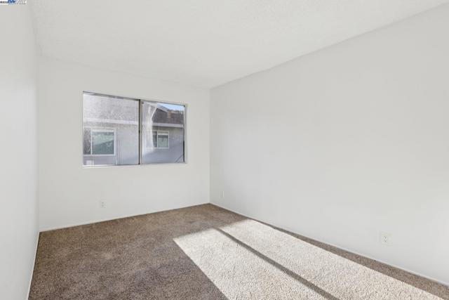 1042 Mohr Ln, Concord CA: https://media.crmls.org/mediaz/a84f3168-632b-4745-82f9-cdc473ddf6e9.jpg