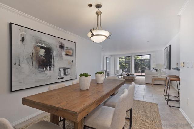 8263 Camino Del Oro, La Jolla CA: https://media.crmls.org/mediaz/a84f936c-5772-4a6c-b6fe-1e507f193b3f.jpg