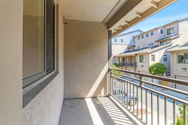 2925 Glascock Street, Oakland CA: https://media.crmls.org/mediaz/a84fd599-ad8f-4e7e-ad37-d959fe64a70d.jpg