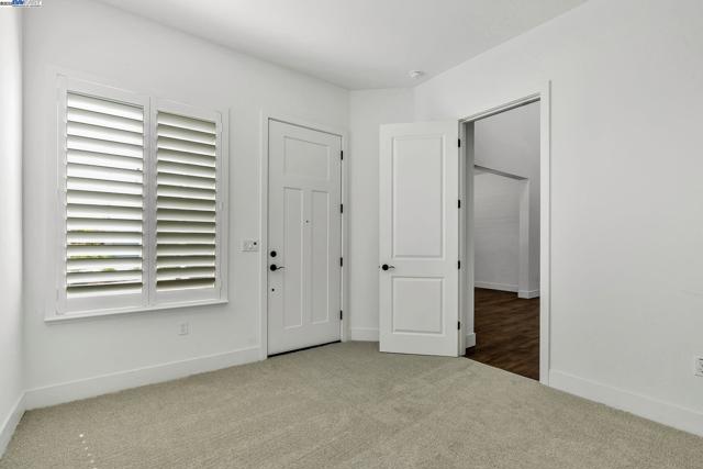 665 River Bend Dr, Lathrop CA: https://media.crmls.org/mediaz/a85020f2-48ea-4626-9035-02495a494393.jpg