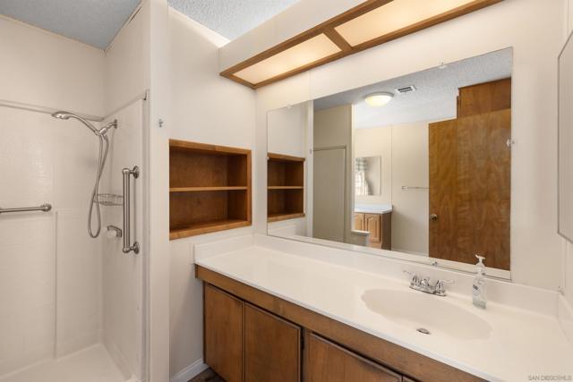9255 N Magnolia Avenue, Santee CA: https://media.crmls.org/mediaz/a8505027-7216-4bab-a34c-4f3ef15354ed.jpg