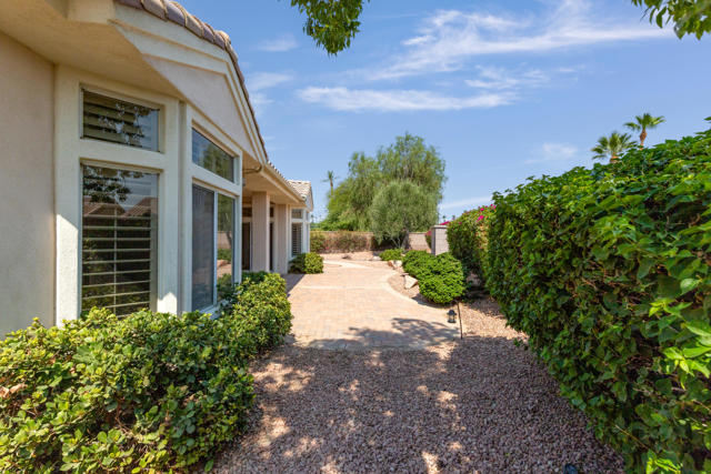 78626 Blooming Court, Palm Desert CA: https://media.crmls.org/mediaz/a8505244-8de6-47bc-a06c-dcbf7e7906fc.jpg