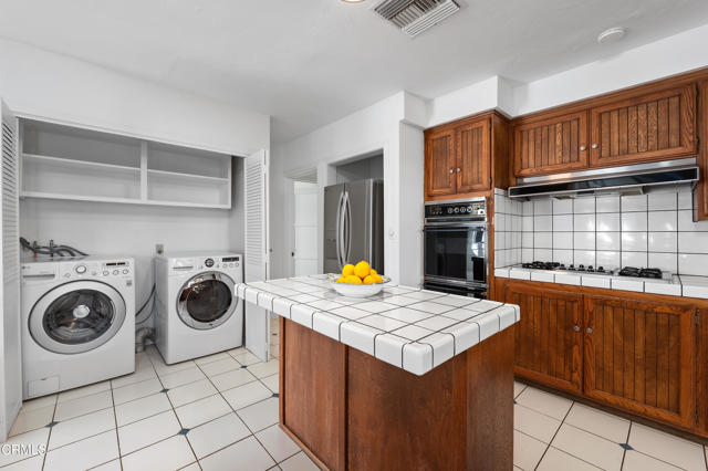 Detail Gallery Image 12 of 35 For 4920 Nagle Ave, Sherman Oaks,  CA 91423 - 3 Beds | 2 Baths