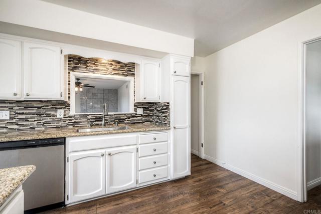 4960 Sparks Avenue, San Diego CA: https://media.crmls.org/mediaz/a85098c9-b595-4494-9d89-96c9c613b3a9.jpg