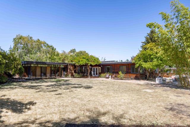 876 Southampton Drive, Palo Alto CA: https://media.crmls.org/mediaz/a850a479-a312-4cde-8bfb-ab7ea1370cdc.jpg