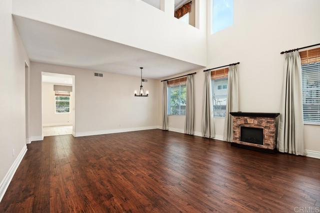 Detail Gallery Image 7 of 56 For 1122 via Vera Cruz, San Marcos,  CA 92078 - 5 Beds | 3 Baths